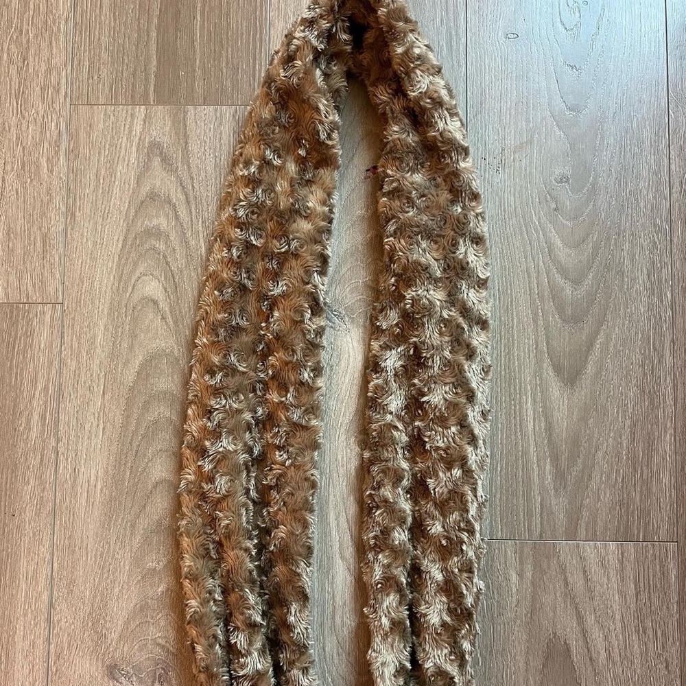 THICK TEDDY BEAR SCARF